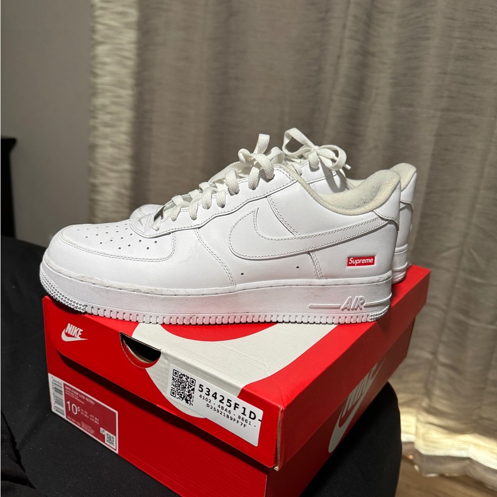 Nike Supreme Air Force 1 White Sneakers